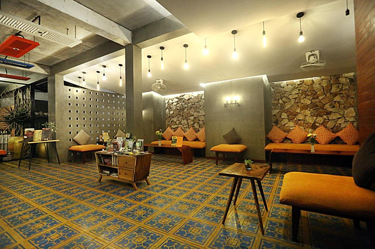 Central Corner Suite Siem Reap Exterior photo