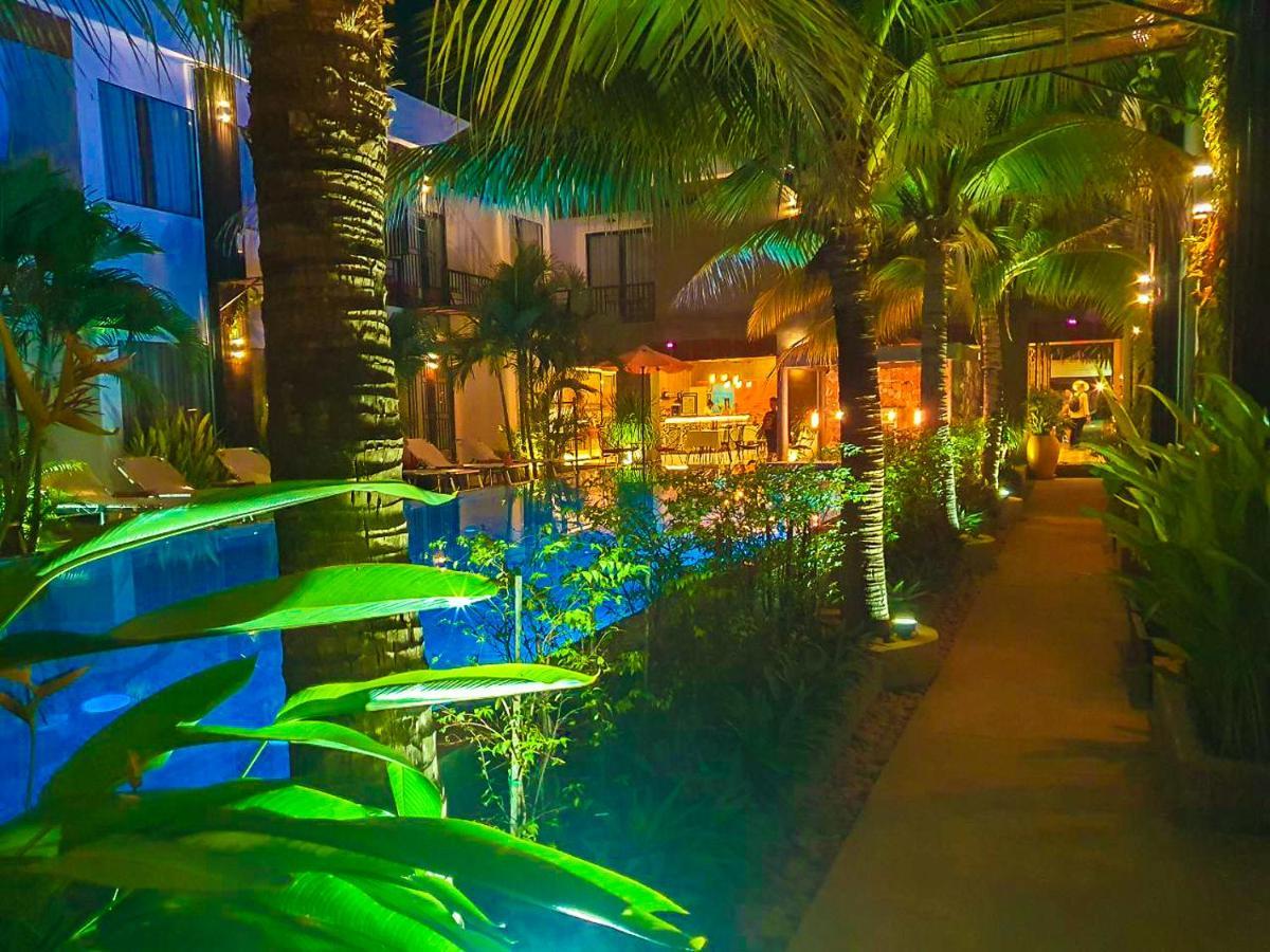 Central Corner Suite Siem Reap Exterior photo