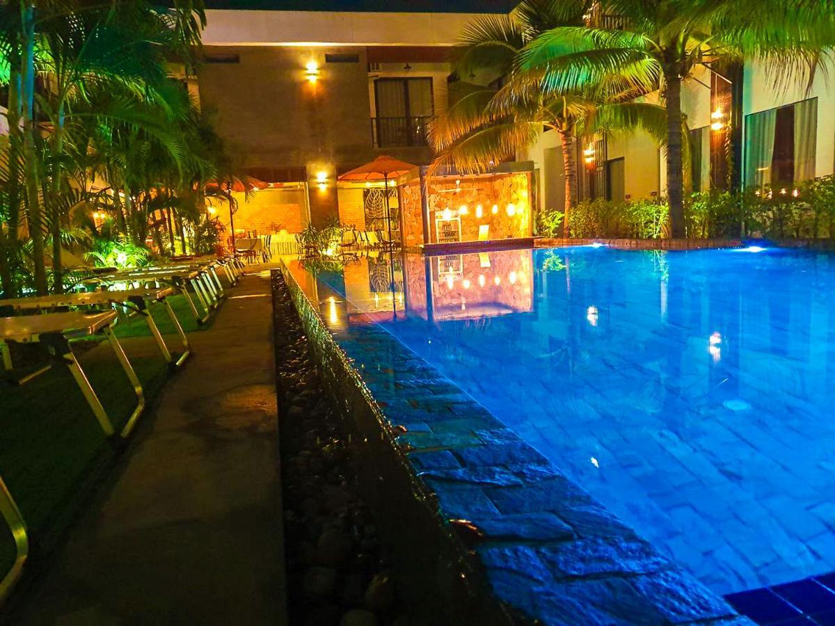 Central Corner Suite Siem Reap Exterior photo