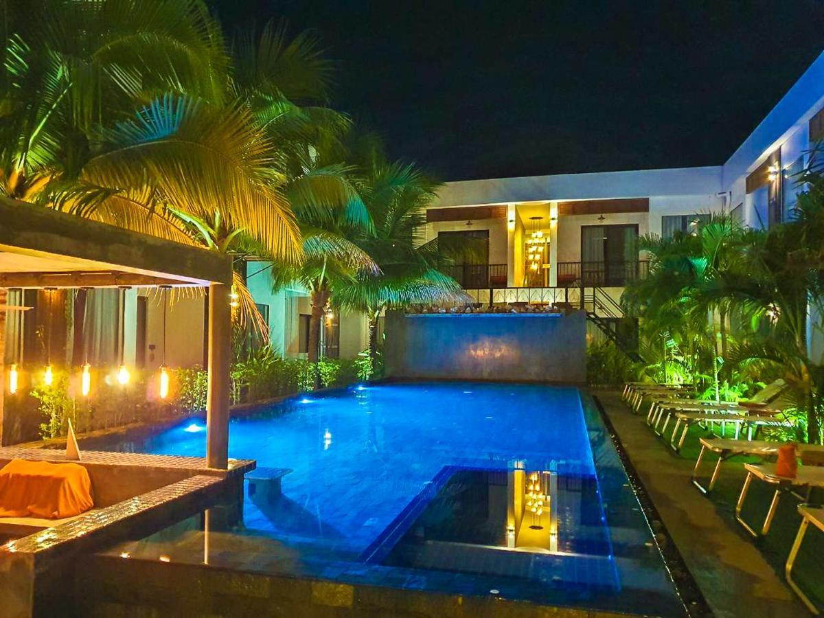 Central Corner Suite Siem Reap Exterior photo