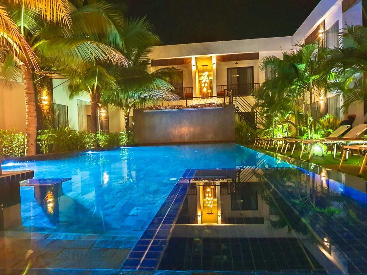 Central Corner Suite Siem Reap Exterior photo